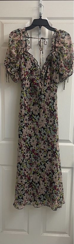 Brand new Juniors floral maxi dress with puff sleeves size 4