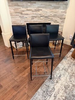 Dania Counter Chairs (4)