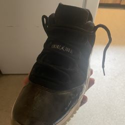 Jordan 11s Low baron