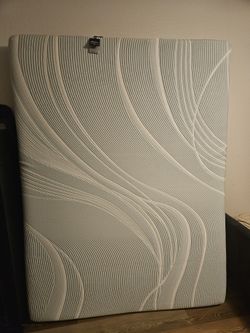 Like New Queen Tempur-Pedic ProAdapt Medium Mattress