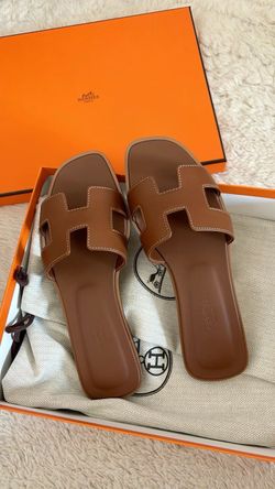 (36) Hermes Oran Sandals Brown