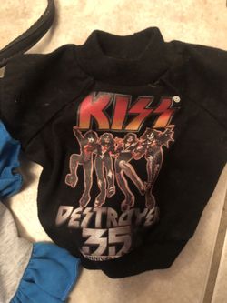 Pet clothes/leash’s