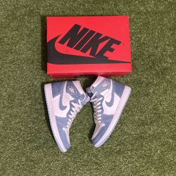Jordan 1s Retro High Top Size 9.5W/ 8 Men $120.00