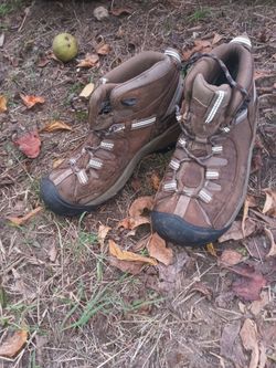 Boys 6 1/ 2 boots