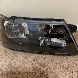 Brand New Factory OEM 2013-2020 Dodge Journey Right Black Halogen Headlight NIB