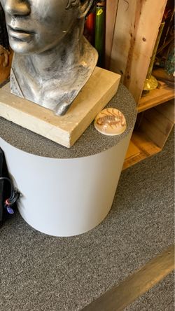 Solid Formica stand 20” hx18” round too