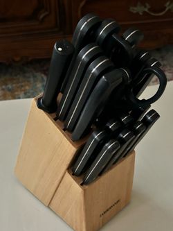 Farberware Knife set (almost complete)