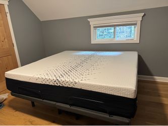 Nectar Luxe Memory Foam, King, Like New, Perfect Condition