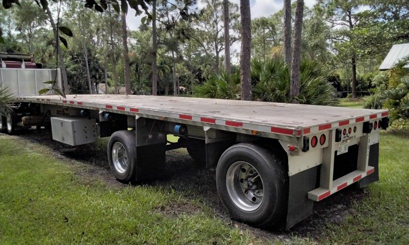 2007 Benson Spread Axle Flatbed