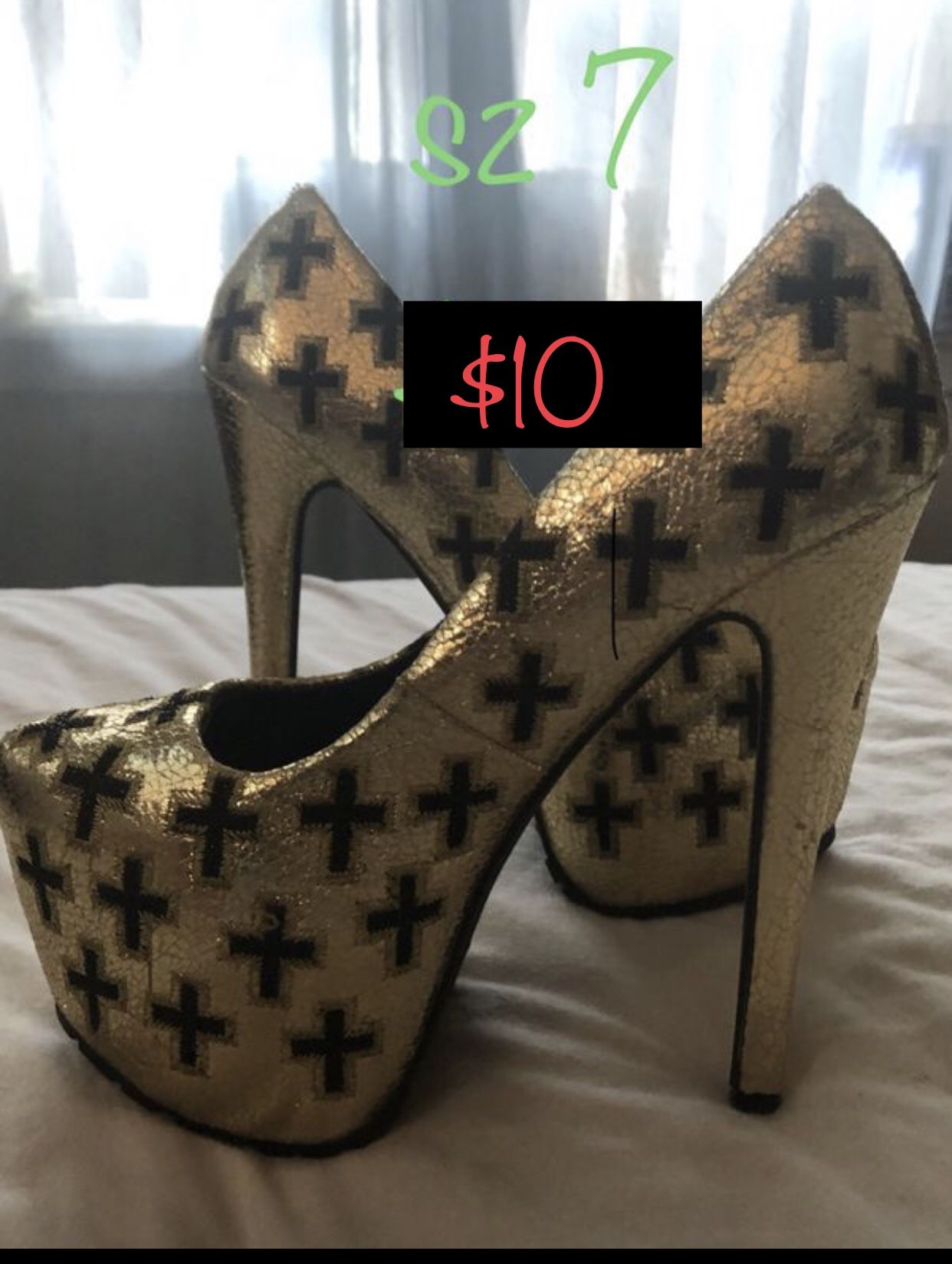 Privilege sz 7 gold cross high heels shoes