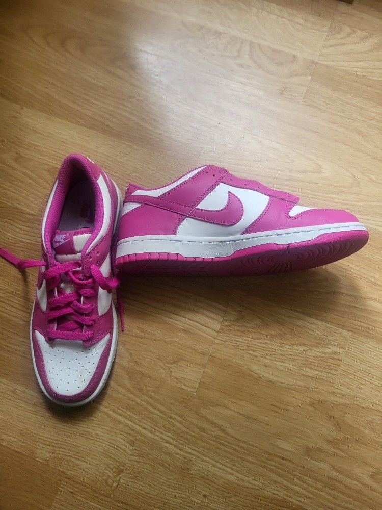 Brand New Nike Dunks Women's 7.5
