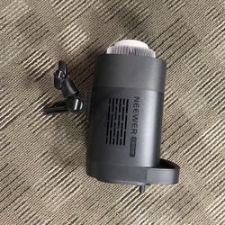 Neewer CB100C Light + Softbox