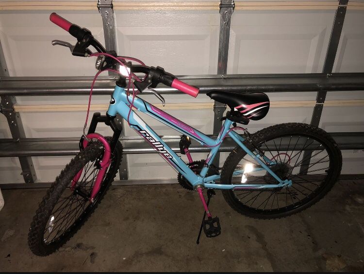 Huffy 24" Rallye Descent 18 Speed Mountain Bike