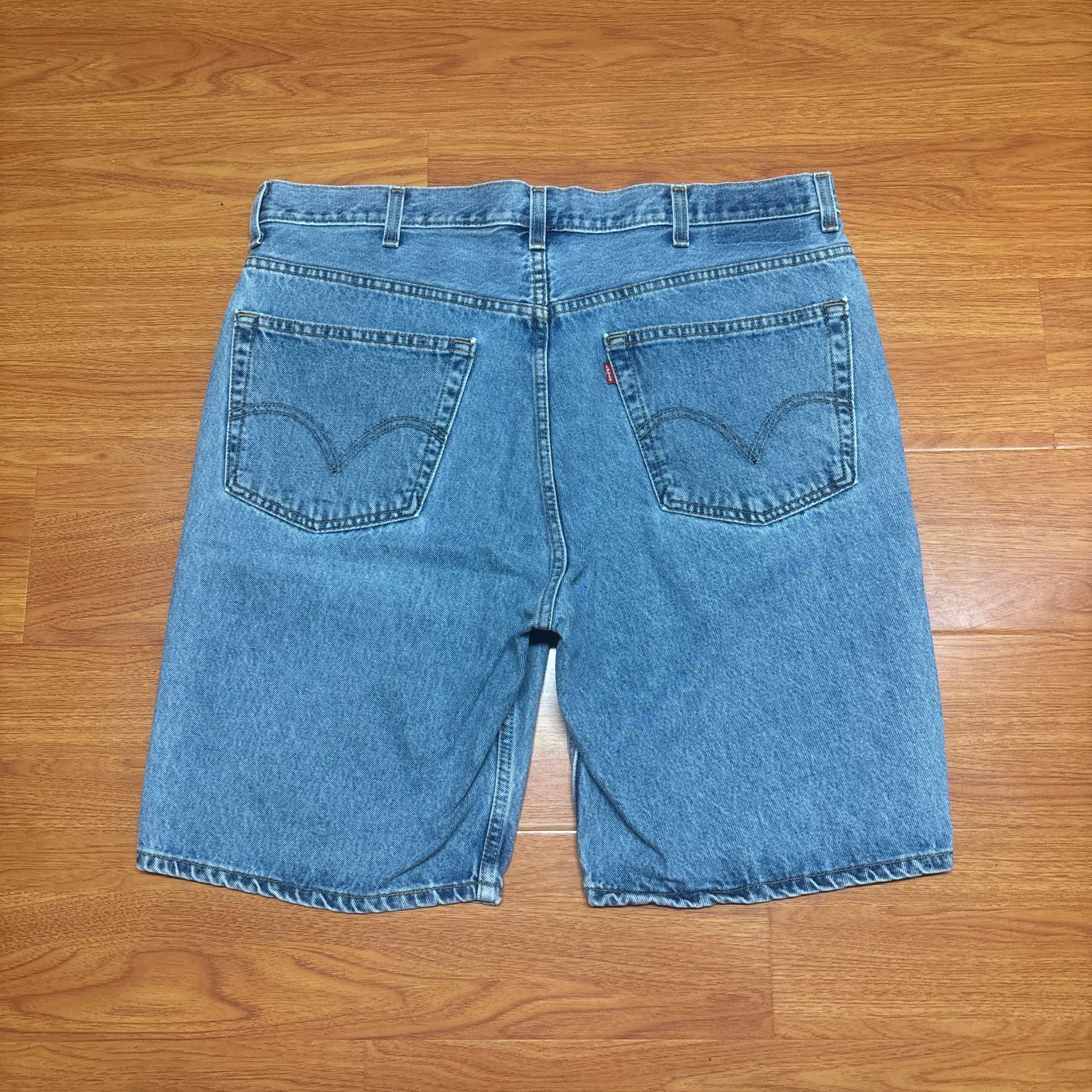 Vintage Y2K Levi’s Jorts  Size 38 