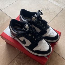 Nike Dunk Low Panda Size 7.5W