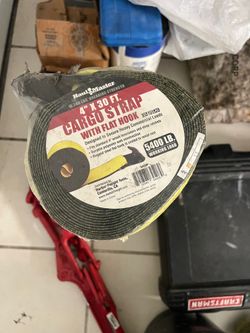 Cargo strap with flat hook