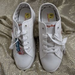 Tommy Bahama Women’s White Canvas Sneakers Size 9.5 – Memory Foam Comfort – New  