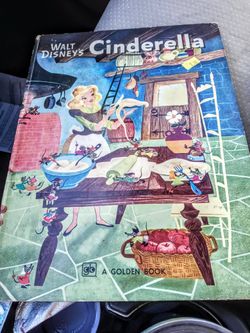 1975 Walt disney Cinderella book.