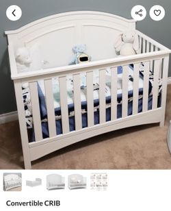Convertible Crib + baby Changing Table