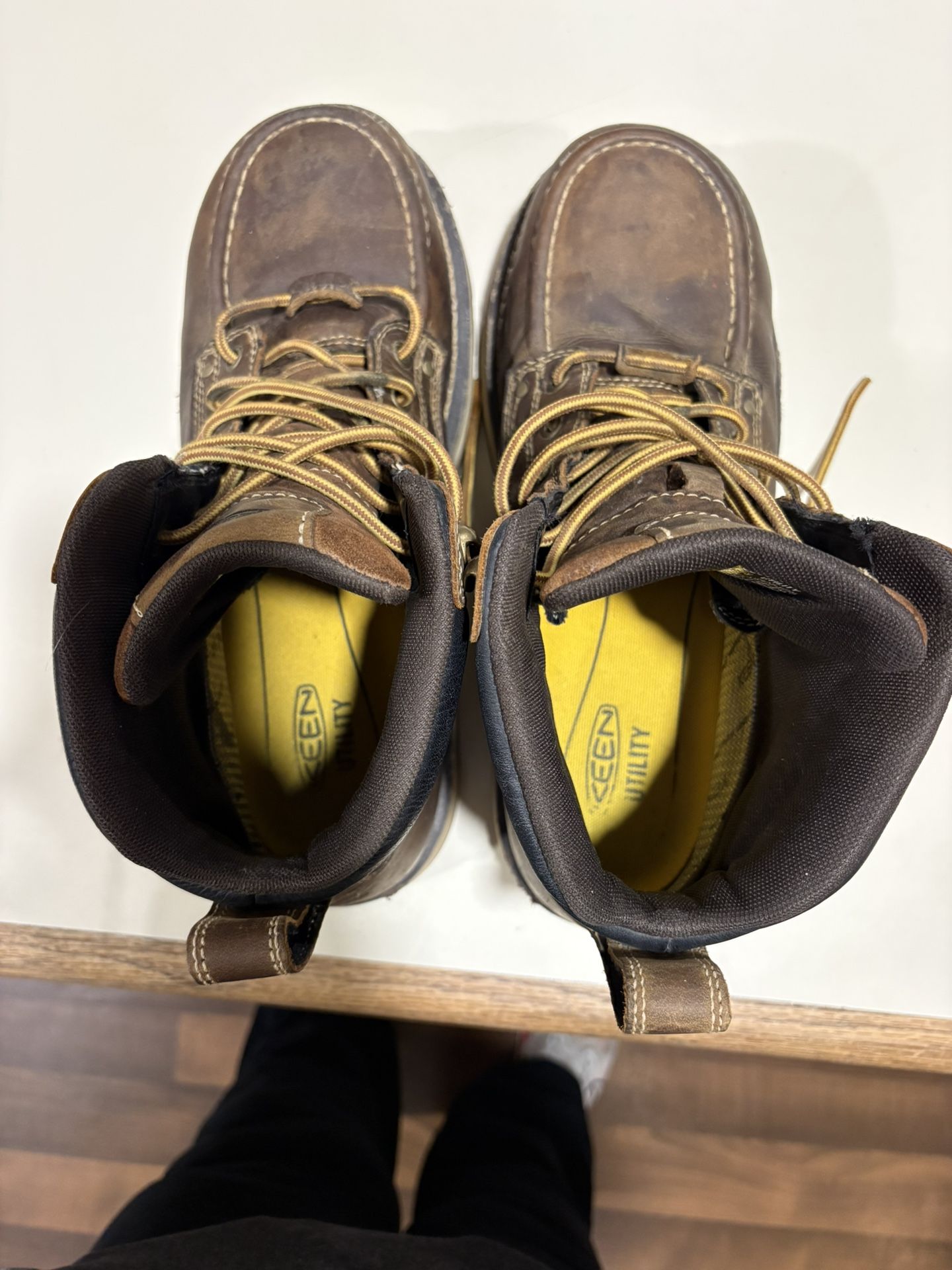 Like New Keen Boots 11D