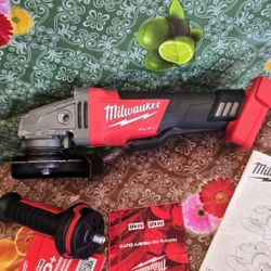 Milwaukee
M18 FUEL 18V Lithium-Ion Brushless Cordless 4-1/2 in./5 in. Grinder w/Paddle Switch (Tool-Only)