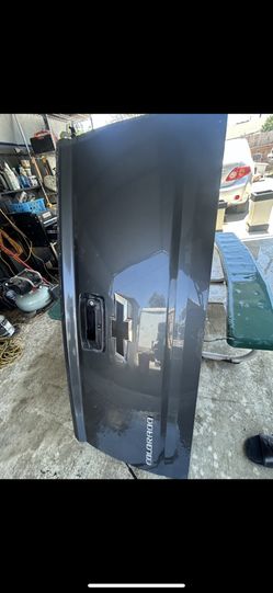 chevy colorado tailgate