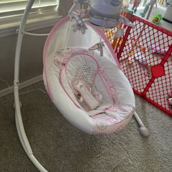 Baby swing great condition 