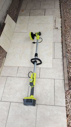 RYOBI 18V Soap Dispensing Teleacoping Power Scrubber