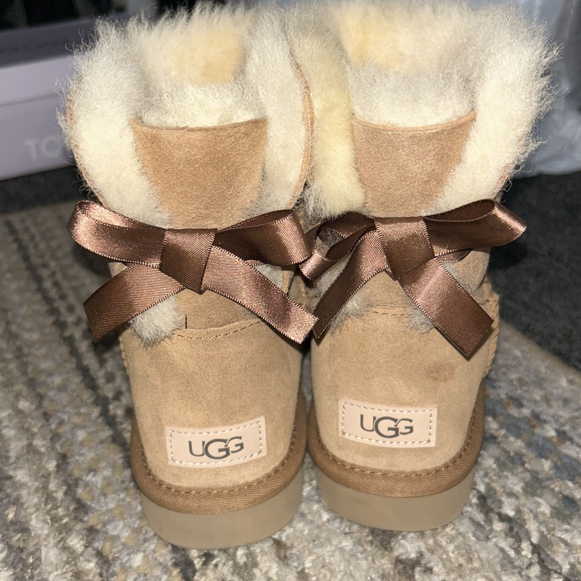 UGG Mini Bailey Bow ll Womens 8 chesnut brown