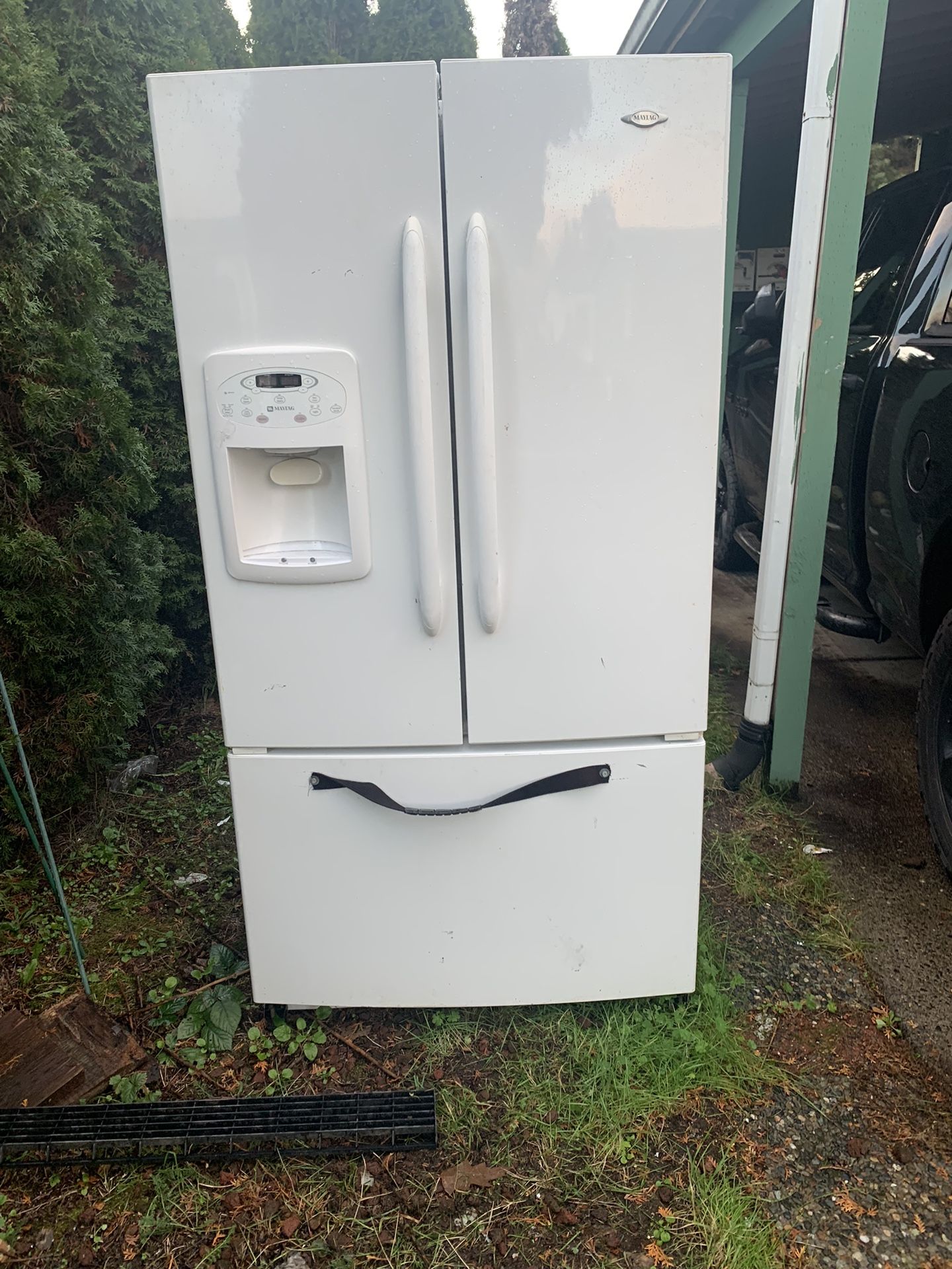 Maytag 25cu ' Refrigerator