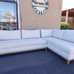 Bryor Fabric Right-Facing Sectional Sofa – Cream