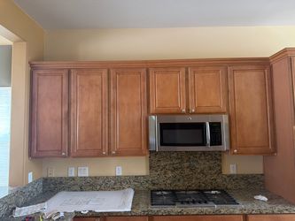 Maple Raised-Panel Upper Kitchen Cabinets, Set of 6 Doors, Good Condition