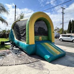 Bounce House With Slide 