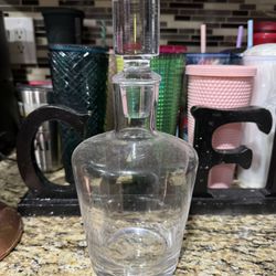 Whiskey glass container 