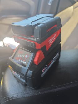 M18 MILWAUKEE FLOOD LIGHT WITH 6.0 BATTERY
