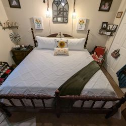 King/Queen Bedroom Set