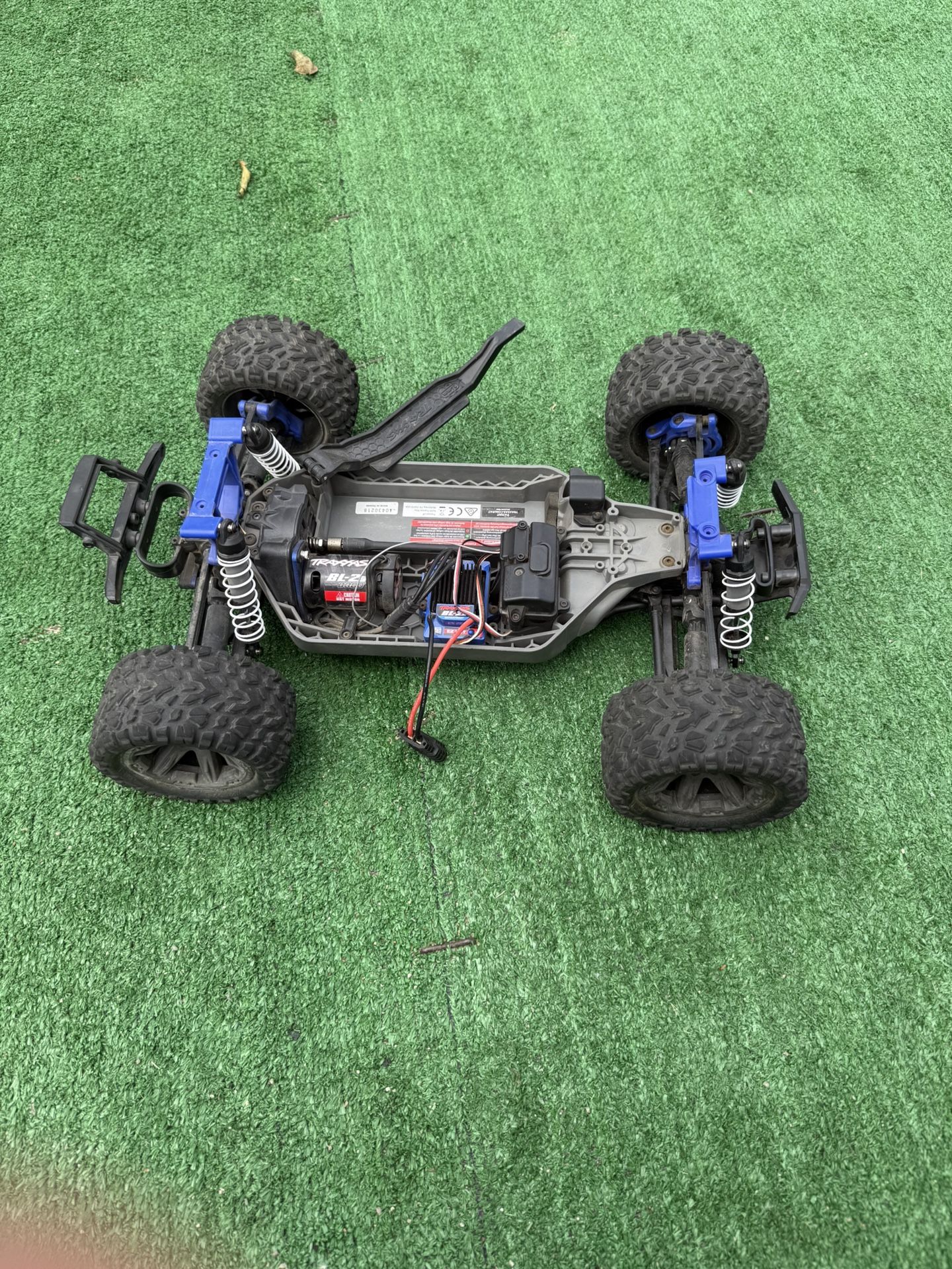 Traxxas Rustler Bl-2s
