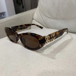 Miu miu sunglasses (D)(U)(P)(E)