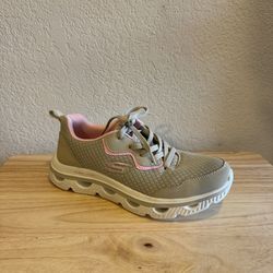 Brand new Skechers Sneakers