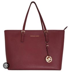 Michael Kors Jet Set Tote Bag 