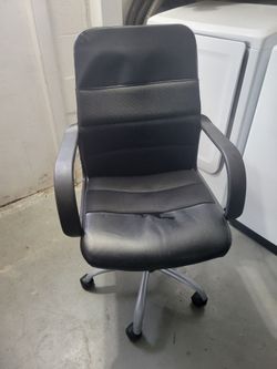 Office chair w/wheels