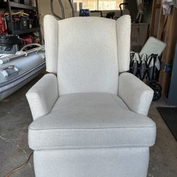 Recliner/Glider in great condition!