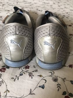 Women’s Puma sneakers. Size 7 1/2.