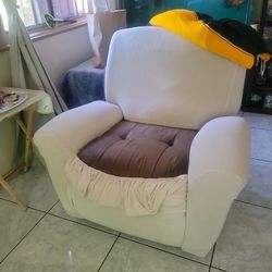 Living Room  Set .free Im Living  It For Free.