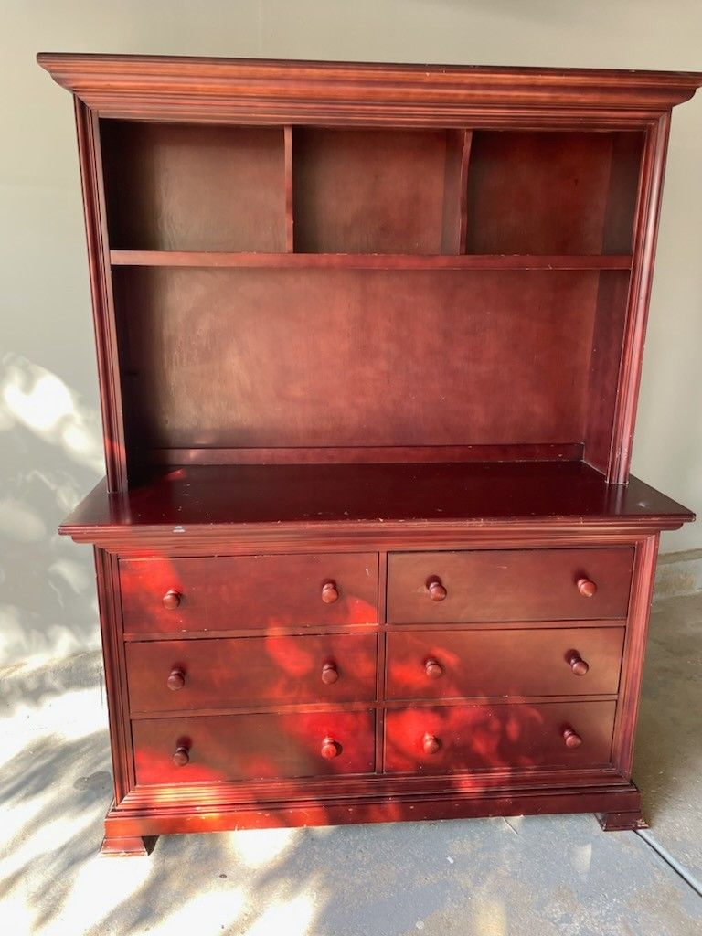 Dresser with Top