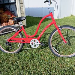 Trek Electra Townie 7D , Color Red, Medium Frame, Like New, Price Reduced