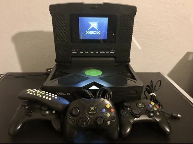 Original Xbox Intec 5.4 LCD Screen Attachment. Fully Functioning. Comes with 3 Controllers.