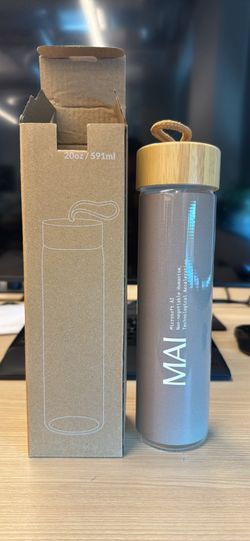 Microsoft AI 20oz Glass Water Bottle
