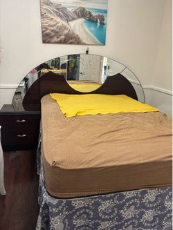Brown Queen Bedroom Set  (READ DESCRIPTION)