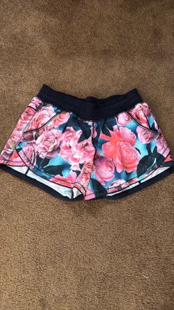 Lululemon size 6 shorts